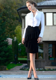 Elegant Skirt Made of Wool with Frills Z12/13