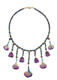 Colier din trandafiri naturale, petale de garoafa naturala, perle de cultura si cristale Swarovski Rhapsody In Purple Dannyra Jewels